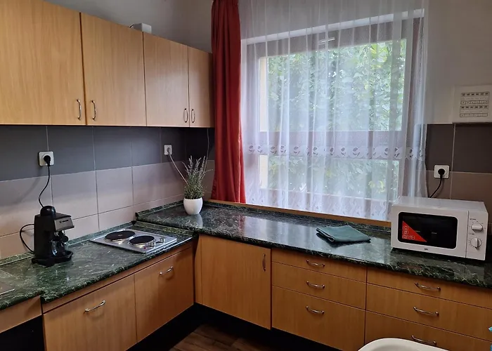 شقة Esely Apartmanhaz